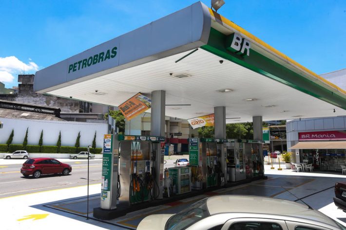 SÃO PAULO 08.01.2015 ECONOMIA Postos de gasolina Petrobras. Detalhes e gerais dos postos de gasolina. TIAGO QUEIROZ/ESTADÃO