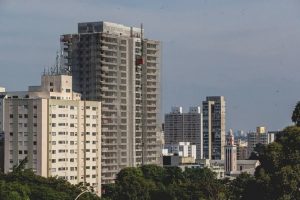 Prédio em obra mostra expansão do mercado imobiliário. Crédito da foto: Rafael Arbex / Estadão