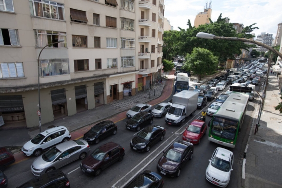 Congestionamento na região central de São Paulo (Foto: Tiago Queiroz/Estadão)