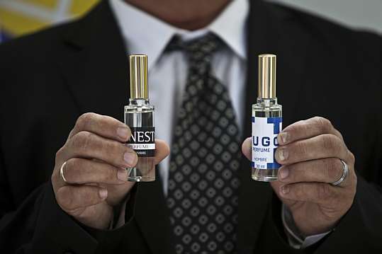 Perfumes 'Che' e 'Hugo' lançados por laboratório estatal cubano: 'cheiro de heroísmo e galhardia' (AP)