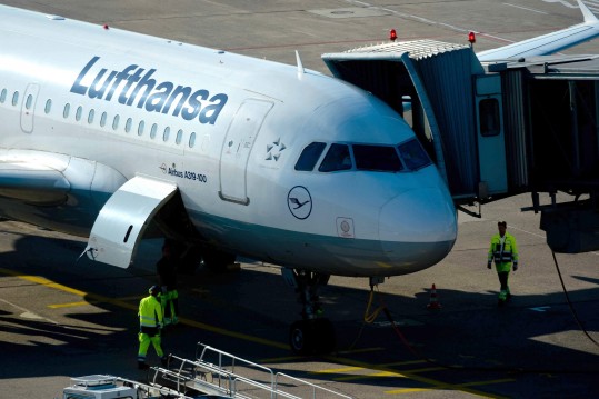 Avião da Lufthansa parado em Hanover por causa da greve dos pilotos da empresa (Efe) 