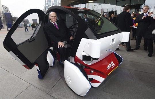 O secretario britânico de Empresas e Inovação, Vince Cable: incentivo ao carro elétrico (Foto: Efe)